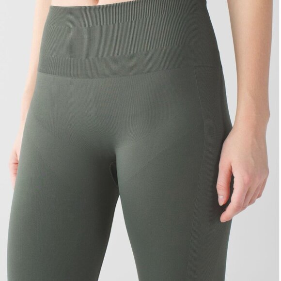 NWOT Lululemon Zone in Crop Leggings Gater Green Olive 25" Inseam - Picture 3 of 6